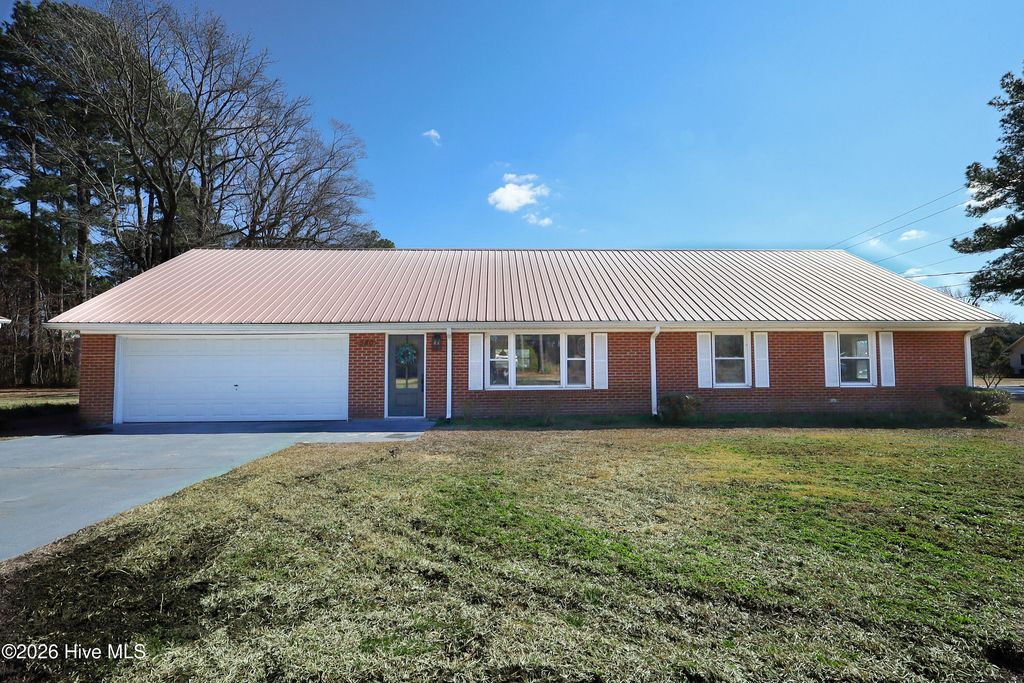580 Koonce Fork Road, Richlands, NC 28574
