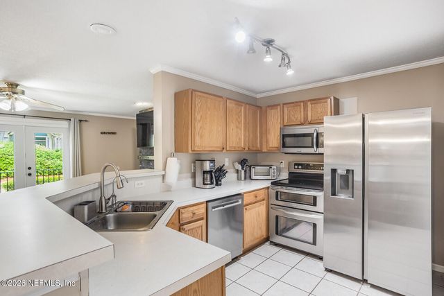 13715 RICHMOND PARK Drive 903, Jacksonville, FL 32224