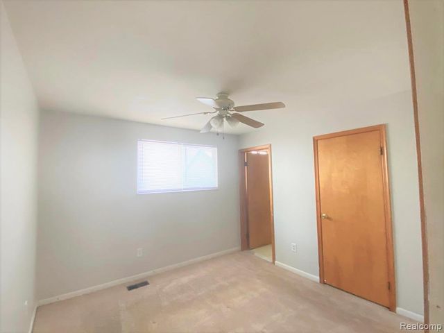 22820 Beechwood Avenue, Eastpointe, MI 48021