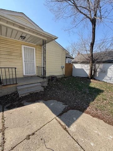 22820 Beechwood Avenue, Eastpointe, MI 48021