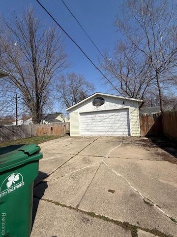 22820 Beechwood Avenue, Eastpointe, MI 48021