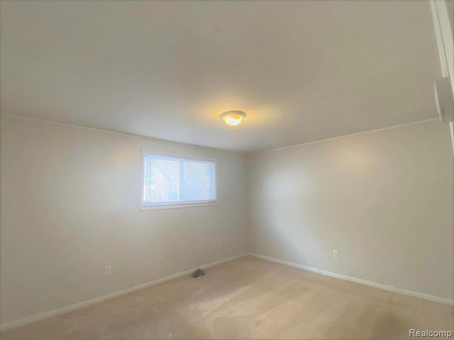 22820 Beechwood Avenue, Eastpointe, MI 48021