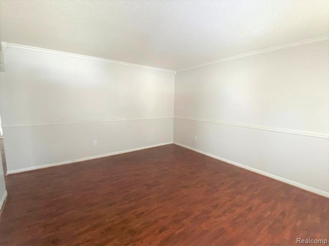 22820 Beechwood Avenue, Eastpointe, MI 48021