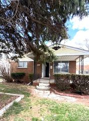 22820 Beechwood Avenue, Eastpointe, MI 48021