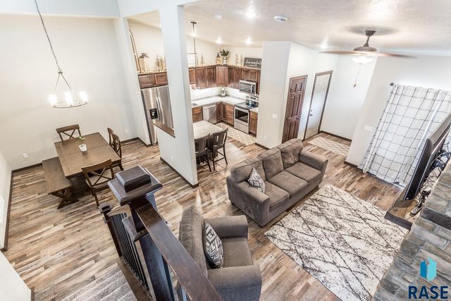 5707 S Bounty Pl Place, Sioux Falls, SD 57108