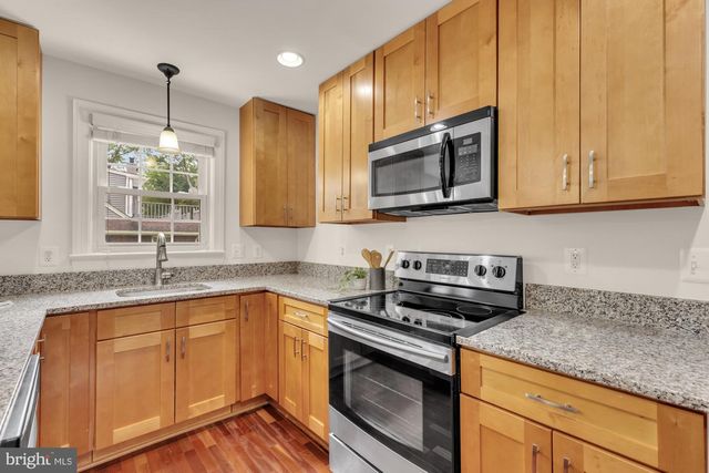 8604 WOODLAWN CT, Alexandria, VA 22309