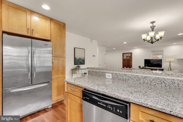 8604 WOODLAWN CT, Alexandria, VA 22309