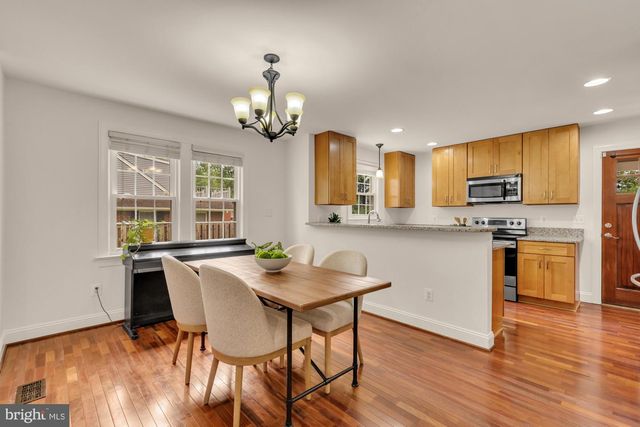 8604 WOODLAWN CT, Alexandria, VA 22309