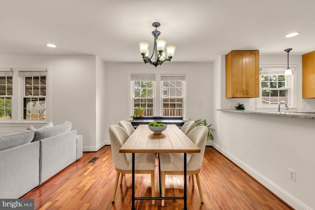 8604 WOODLAWN CT, Alexandria, VA 22309