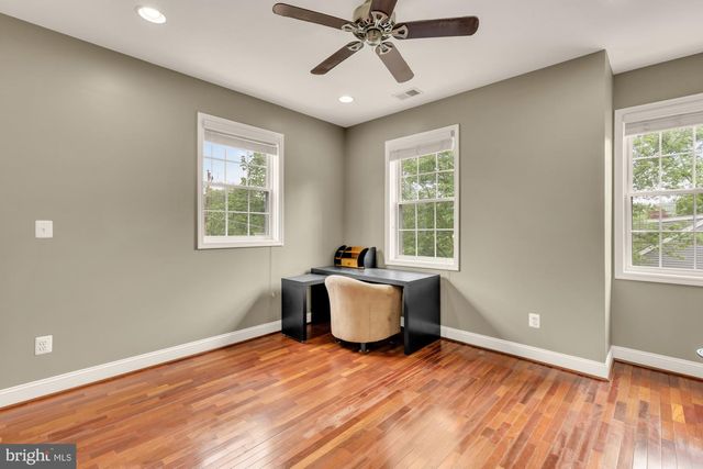 8604 WOODLAWN CT, Alexandria, VA 22309