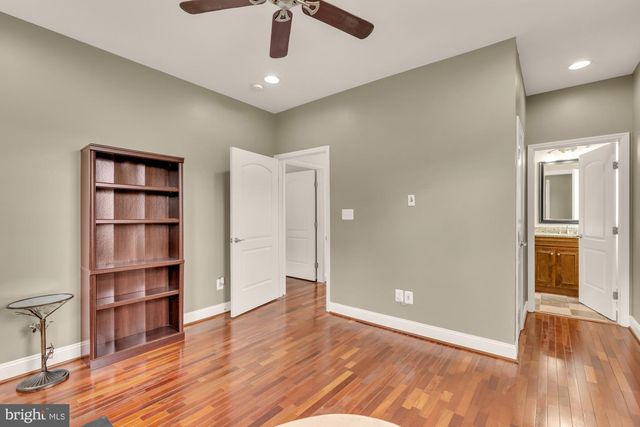 8604 WOODLAWN CT, Alexandria, VA 22309