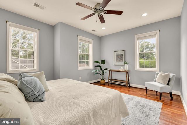 8604 WOODLAWN CT, Alexandria, VA 22309