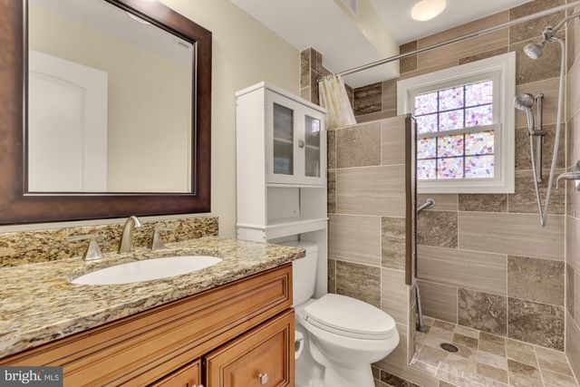 8604 WOODLAWN CT, Alexandria, VA 22309