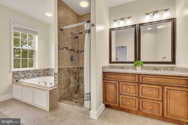 8604 WOODLAWN CT, Alexandria, VA 22309