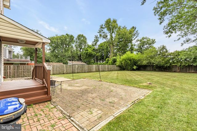 8604 WOODLAWN CT, Alexandria, VA 22309