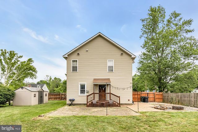 8604 WOODLAWN CT, Alexandria, VA 22309