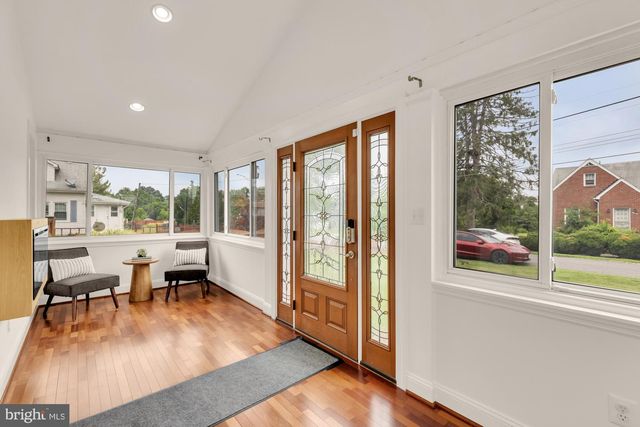 8604 WOODLAWN CT, Alexandria, VA 22309