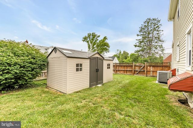 8604 WOODLAWN CT, Alexandria, VA 22309