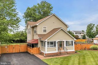 8604 WOODLAWN CT, Alexandria, VA 22309