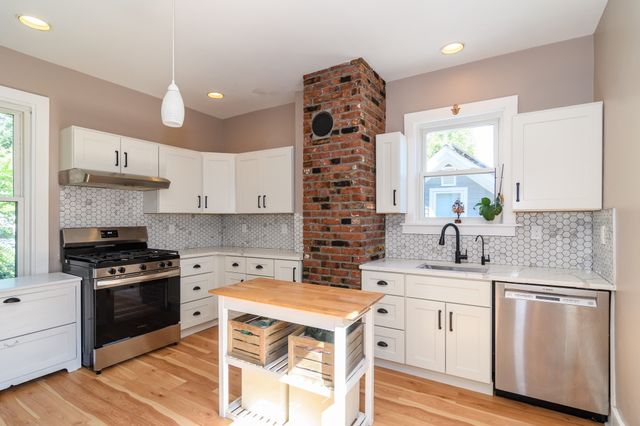 164 Union St, Natick, MA 01760