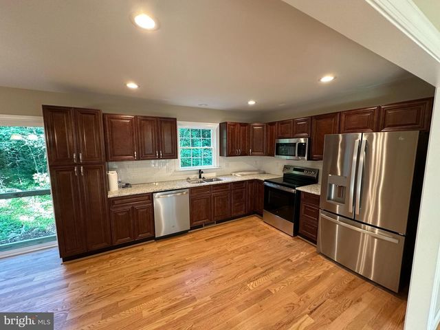 212 FALCON TRL, Winchester, VA 22602