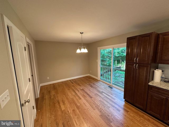 212 FALCON TRL, Winchester, VA 22602