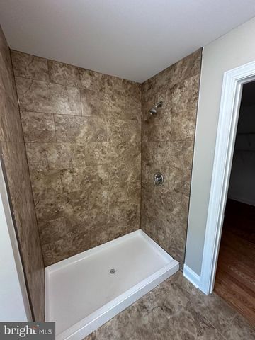 212 FALCON TRL, Winchester, VA 22602