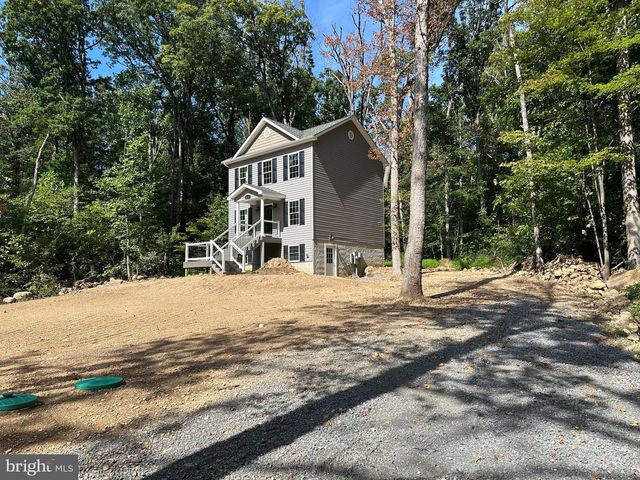 212 FALCON TRL, Winchester, VA 22602