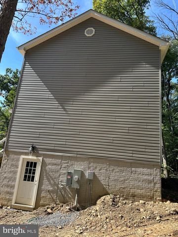 212 FALCON TRL, Winchester, VA 22602