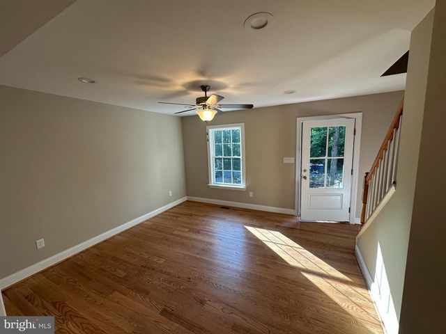 212 FALCON TRL, Winchester, VA 22602