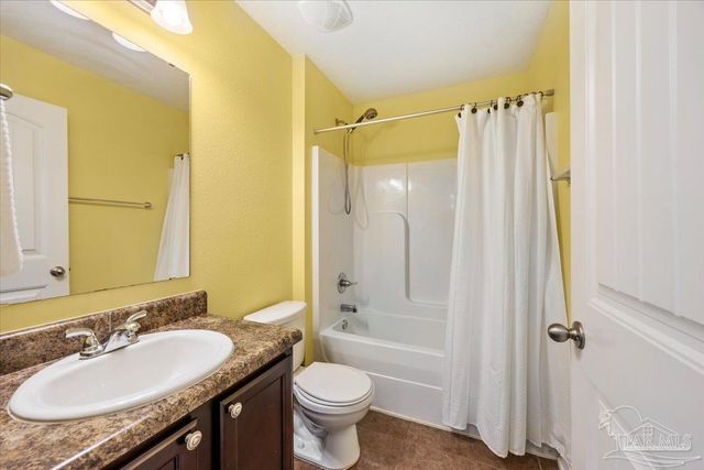 5612 Peach Dr, Pace, FL 32571