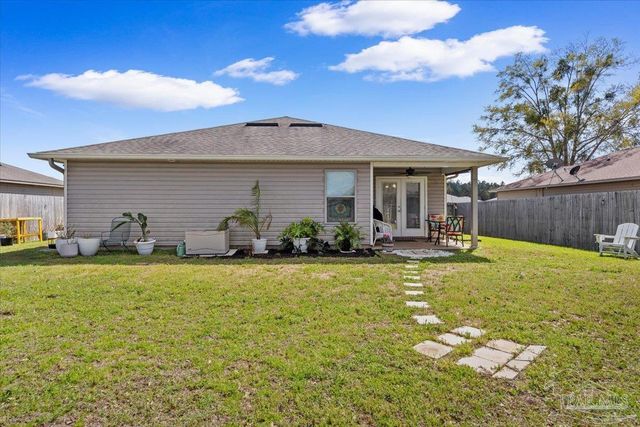 5612 Peach Dr, Pace, FL 32571