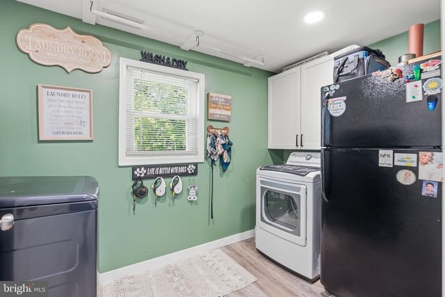 32 ORCHARD LN, Levittown, PA 19055