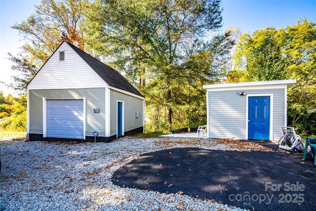 116 E Boston Avenue, Bessemer City, NC 28016