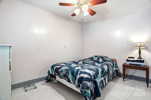 116 E Boston Avenue, Bessemer City, NC 28016