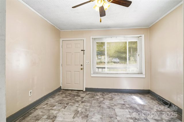 116 E Boston Avenue, Bessemer City, NC 28016