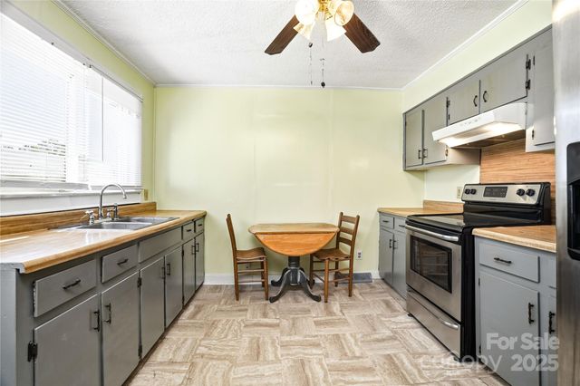 116 E Boston Avenue, Bessemer City, NC 28016