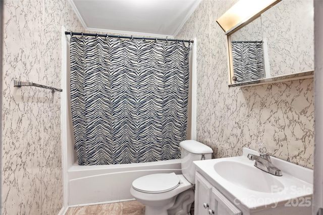 116 E Boston Avenue, Bessemer City, NC 28016