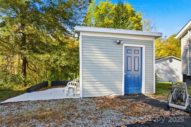 116 E Boston Avenue, Bessemer City, NC 28016