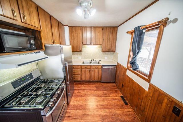 1228 4th St NE, Rochester, MN 55906