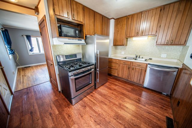 1228 4th St NE, Rochester, MN 55906