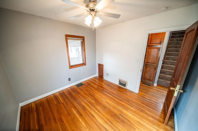 1228 4th St NE, Rochester, MN 55906