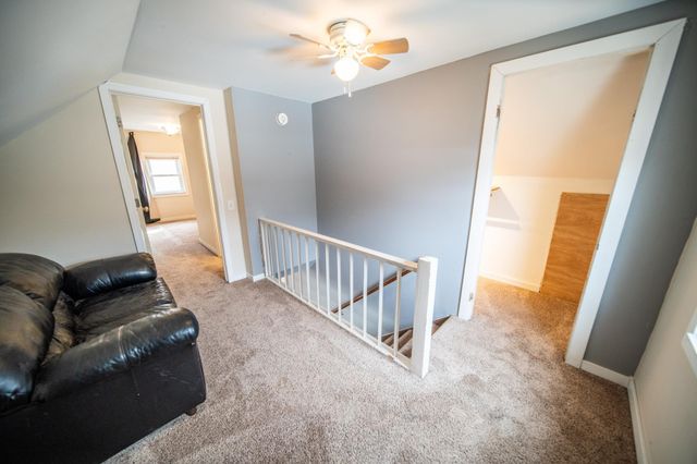 1228 4th St NE, Rochester, MN 55906