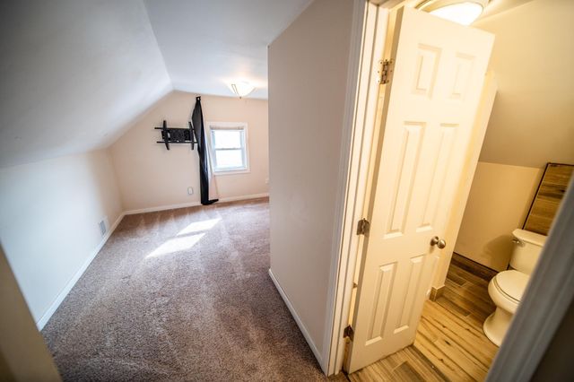 1228 4th St NE, Rochester, MN 55906