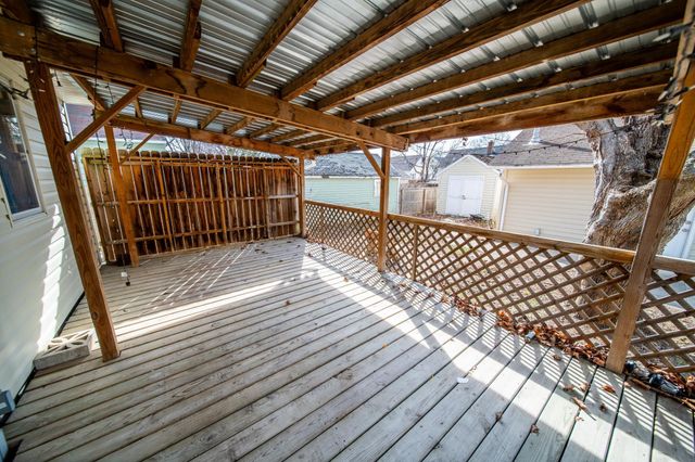 1228 4th St NE, Rochester, MN 55906