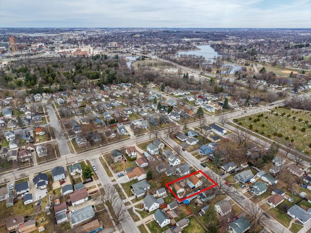 1228 4th St NE, Rochester, MN 55906