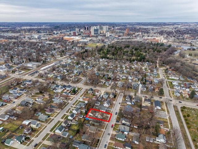 1228 4th St NE, Rochester, MN 55906