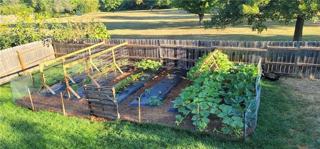 908 N 2nd St Street E, Louisburg, KS 66053