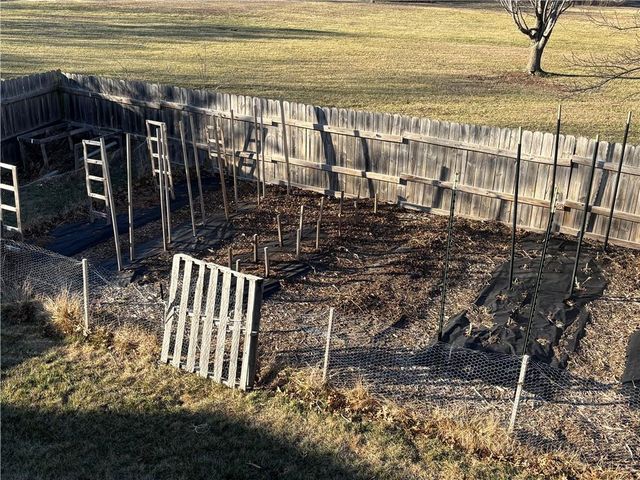 908 N 2nd St Street E, Louisburg, KS 66053