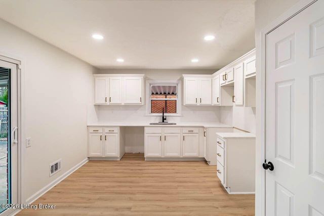 8607 Moody Rd, Louisville, KY 40219